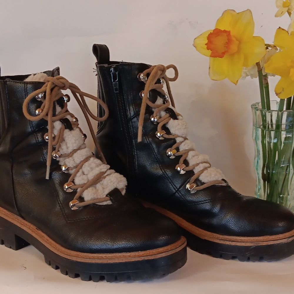 Nine West Ivani Lug Sole Lace-Up Boots - Picture 2 of 9